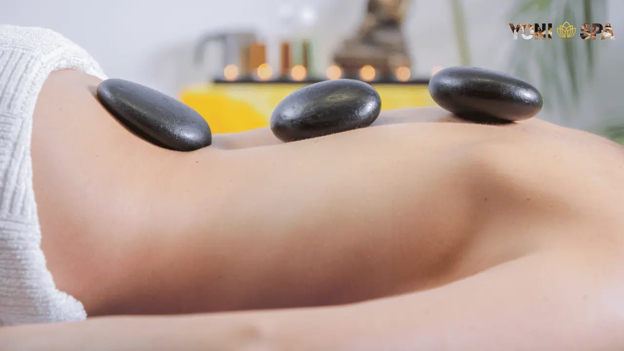 Massage body Đà Nẵng sử dụng đá nóng Massage body Đà Nẵng sử dụng đá nóng